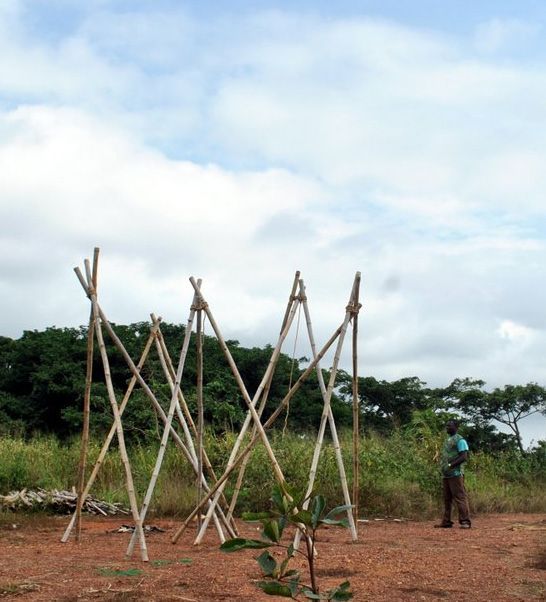 03 kiosk bamboo tripods