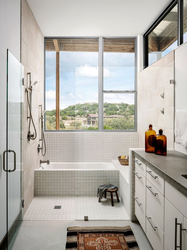 15 Bathroom