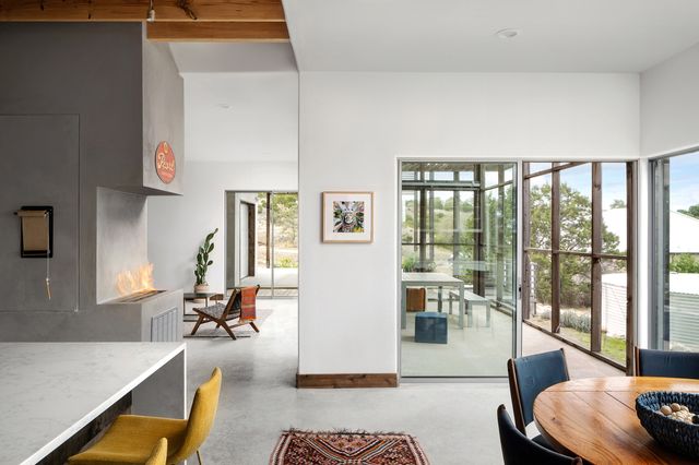 18 Living room
