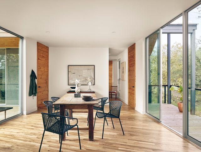 03 Dining room