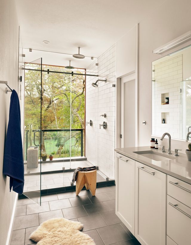 06 Bathroom