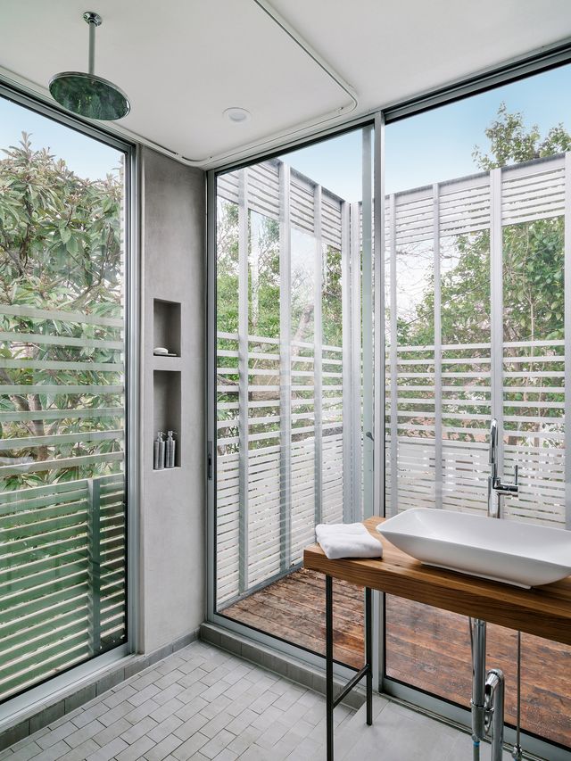 07 Bathroom
