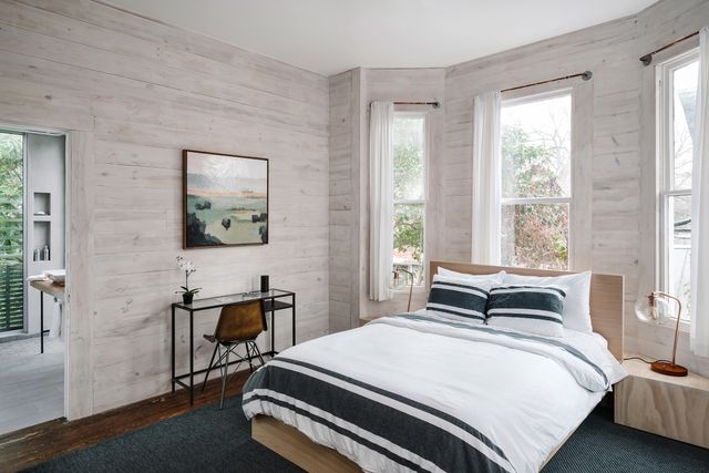 19 Bedroom