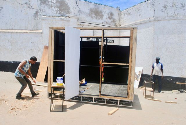 08 Kiosk museum assembly