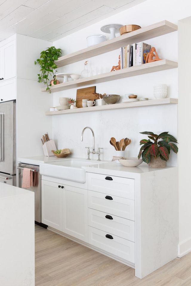 16 Kitchen