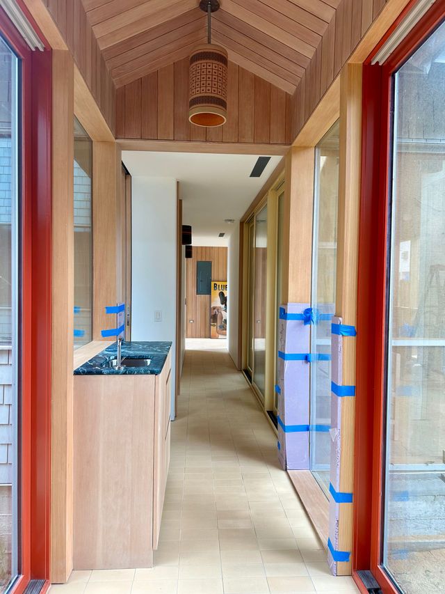 07 Hallway