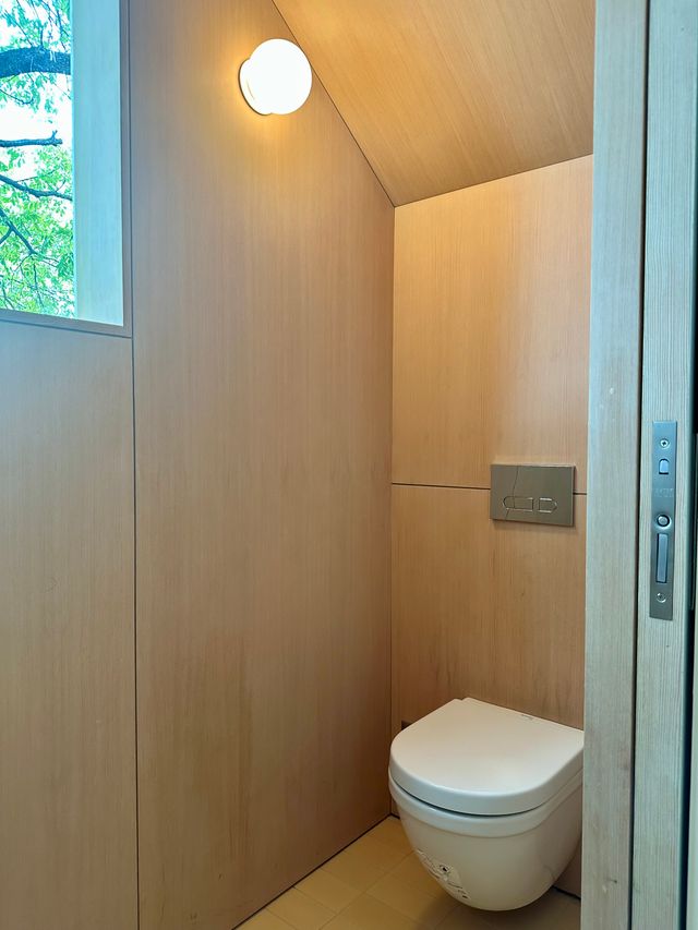 15 Bathroom
