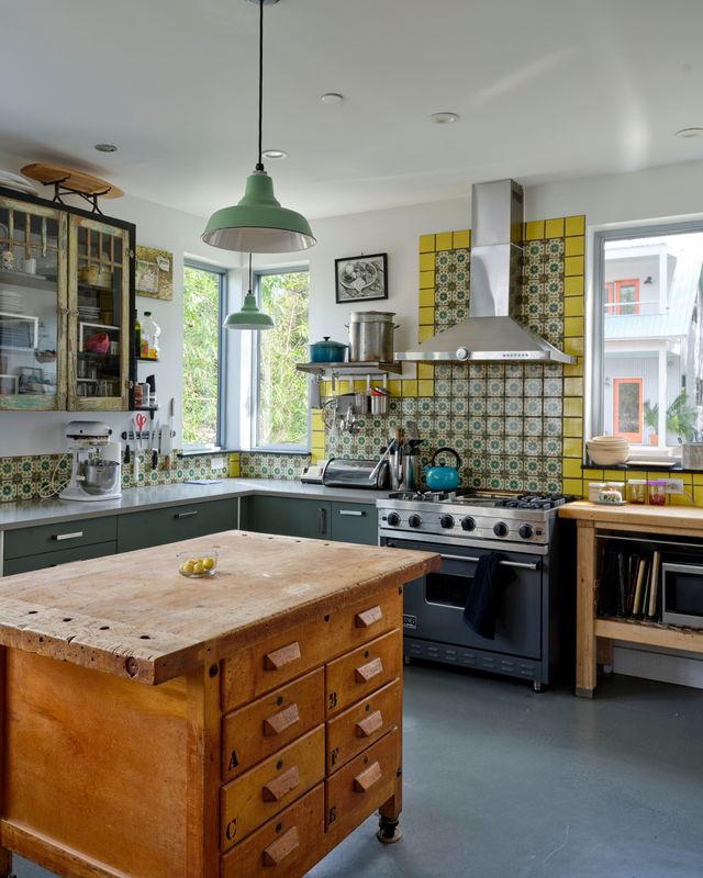 12 Kitchen