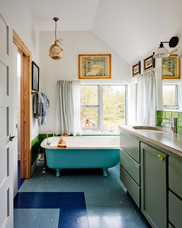 15 Bathroom