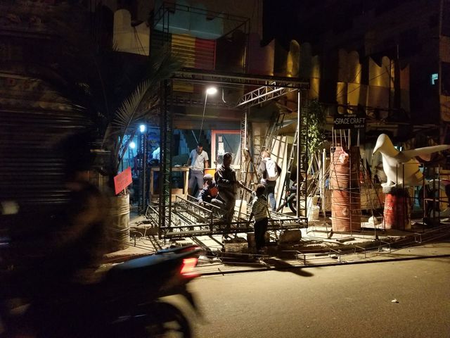 09 Frame at night